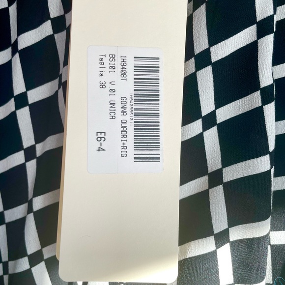 Isola Marras black and white biased skirt. EU 38. Brand new with tags. - Picture 7 of 12